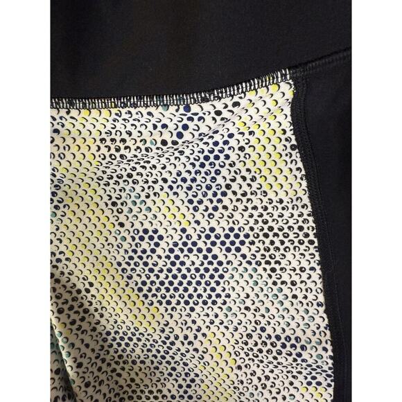 Under Armour Women's Compression Heat Gear Athletic Capri Leggings Size Large - Picture 3 of 10